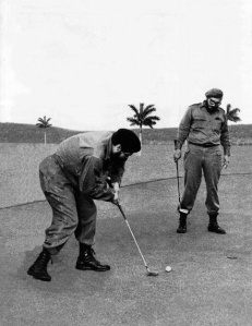 Fidel og Che chiller på golfbanen.