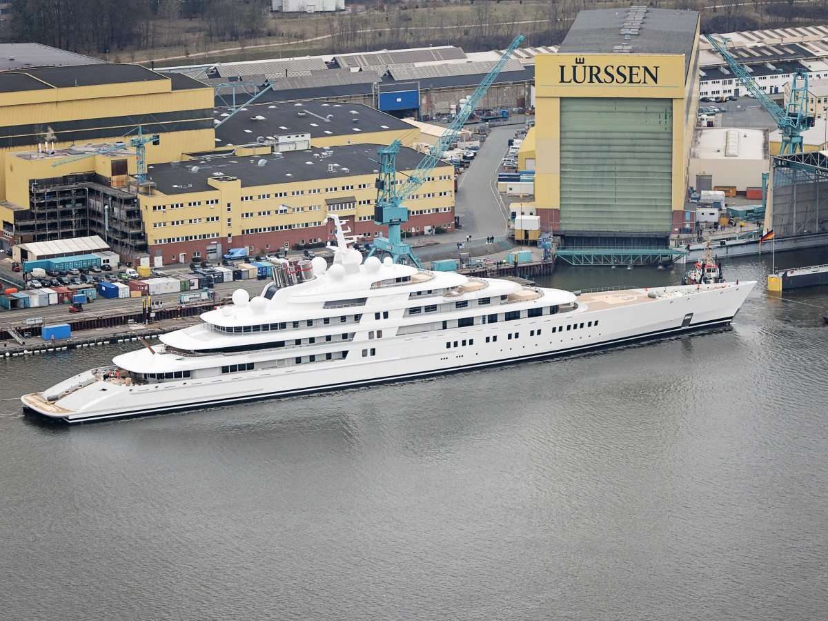 Diktator har verdens største yacht | Diktatornytt