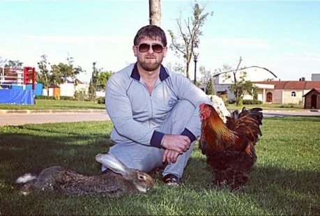 Dyrekjær diktator: Ramzan Kadyrov, president i den russiske republikken Tsjetsjenia, er en sann dyrevenn.