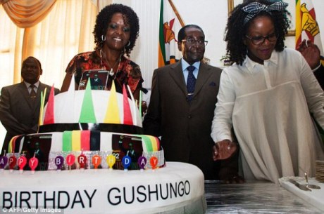 Bona Mugabe var synlig høygravid under feiringen av pappa Bons fødselsdag i februar.